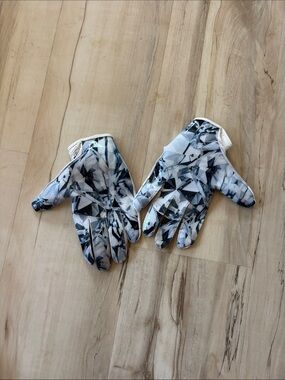 Kids Football Black & White Geometric Pattern Gloves